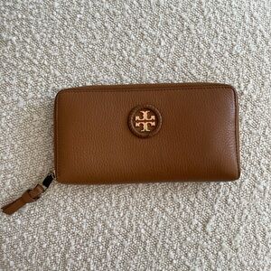 Tory Burch Whipstitch Logo Zip Leather Continental Wallet